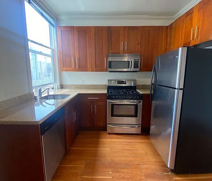 1380 Filbert St #8 — Photo 3