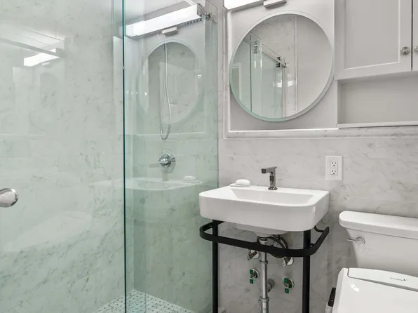 435 East 77th Street image 12 of 23