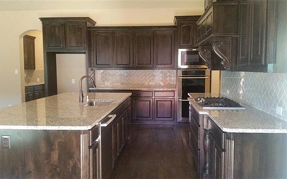 5th image of 640 Sunbury Ln