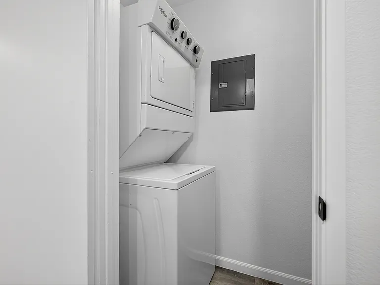 935 La Mesa Ter #G — Photo 21