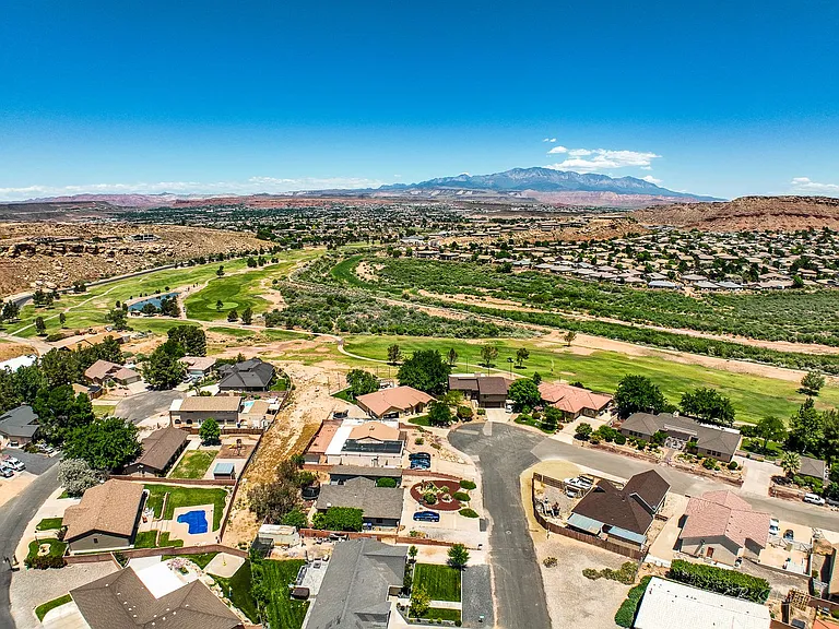 2821 Juniper Cir — Photo 33