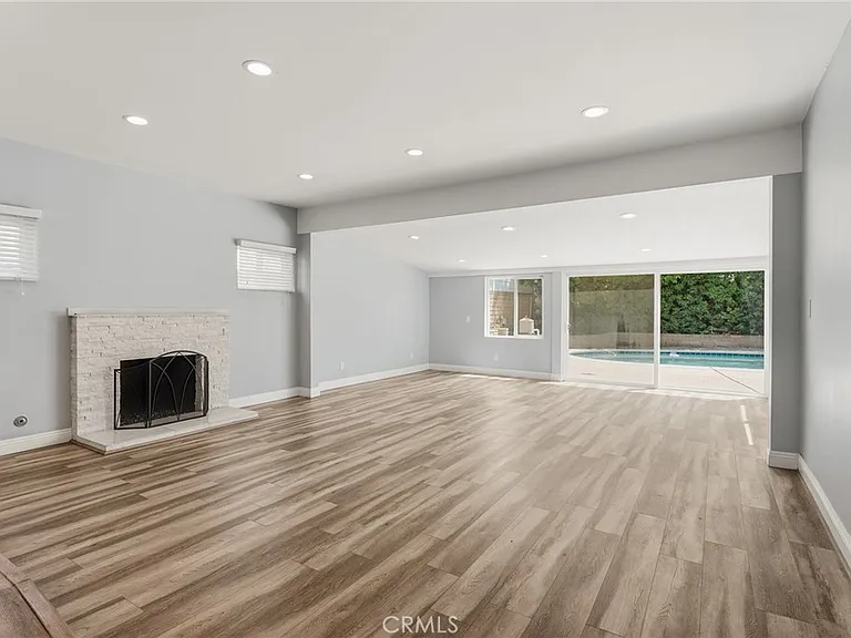 9754 Yolanda Ave — Photo 12