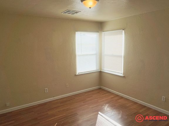 4th image of 315 Highland Dr