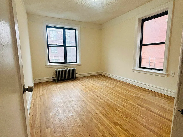 860 W 181st St #47A — Photo 5