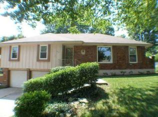1313 SW Sunrise Dr, Blue Springs, MO 64015
