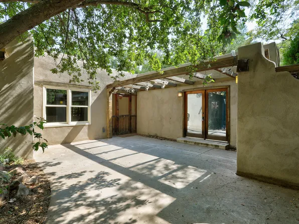 31 Mangham Ct, Peralta, NM 87042