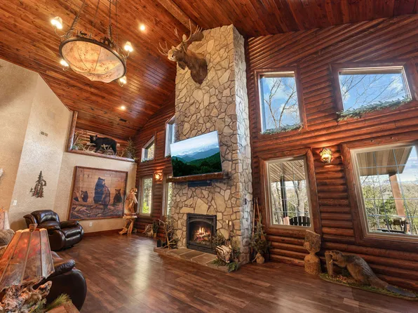 795 Watson Road, Branson, MO 65616