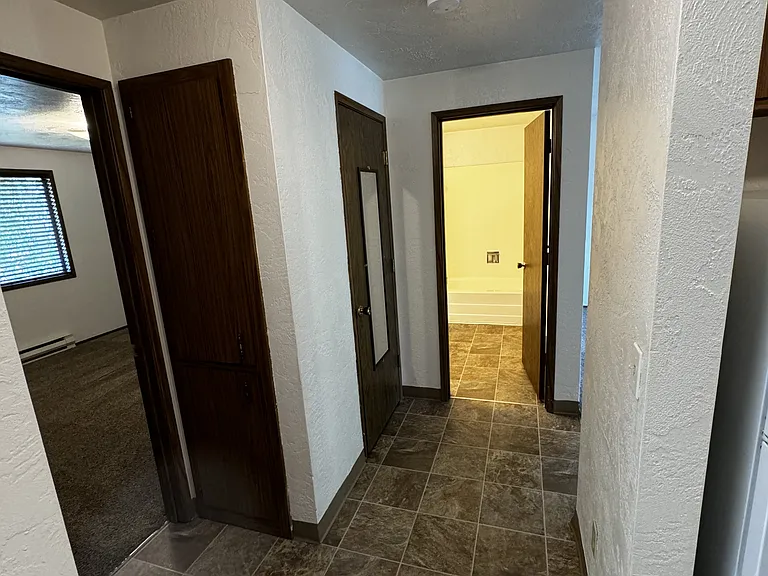 1027 W Washington St #1 — Photo 7
