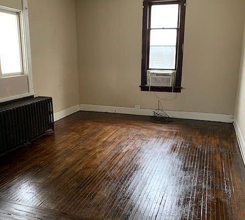 3rd image of 790 S Metcalf St