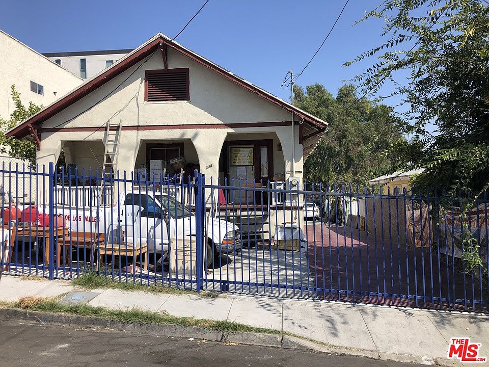 2nd image of 324 Firmin St