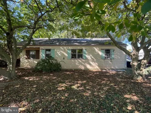 806 Harwood Rd, Wilmington, DE 19804