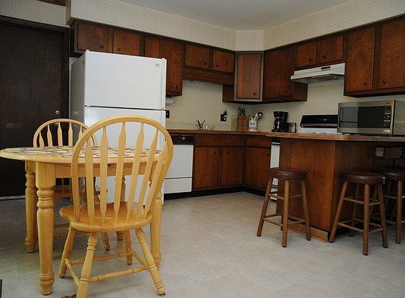 5th image of 1980 Blueberry Ln