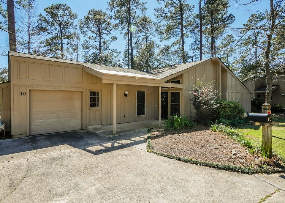 1st image of 10 S Court Villa Dr