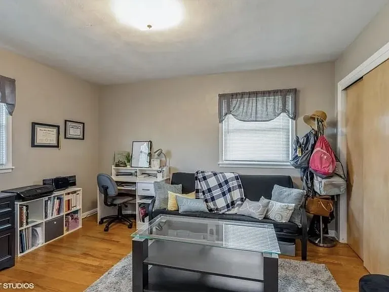 2919 Russell Dr NE — Photo 10