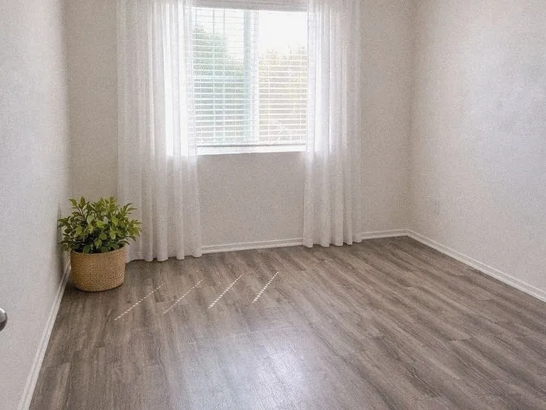 44213 42nd St W — Photo 7