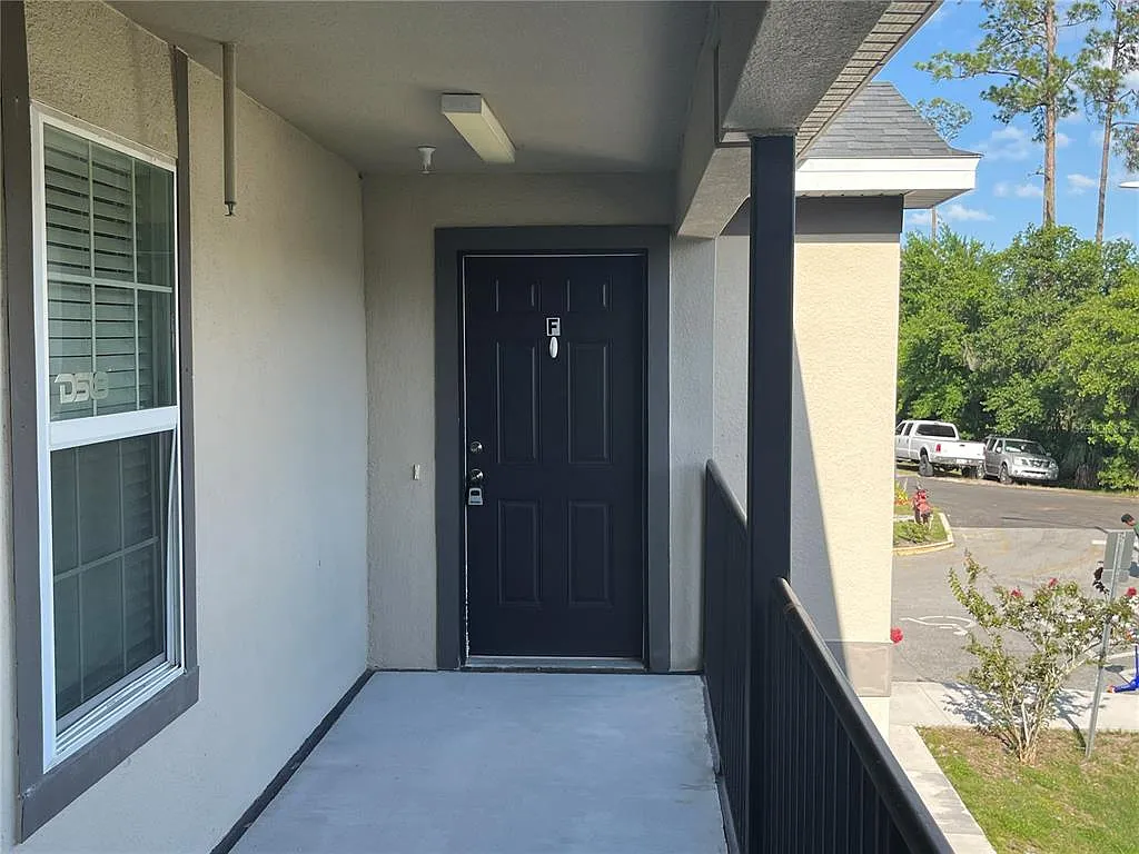 3 bed, 2.0 bath, 1080 sqft, $1,750 — Photo 2