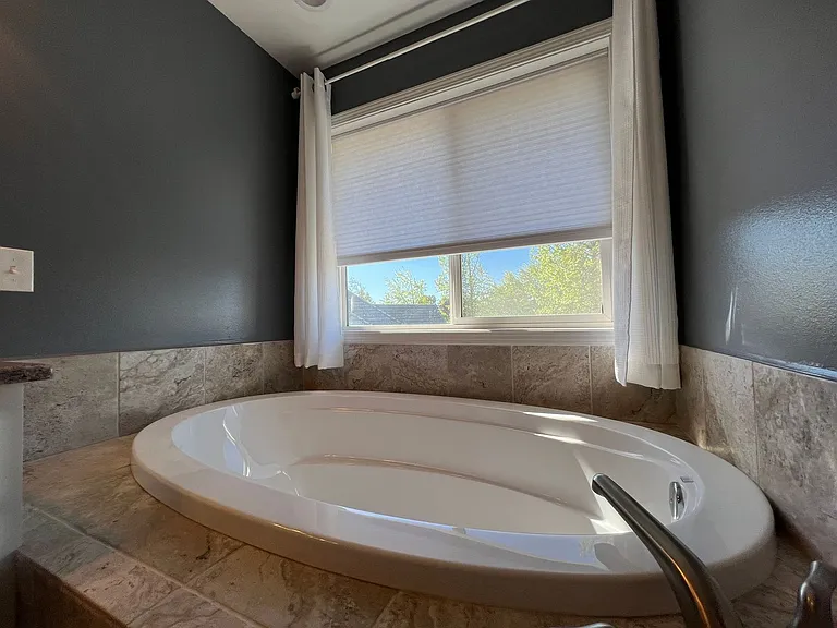 1592 Kingston Way — Photo 19