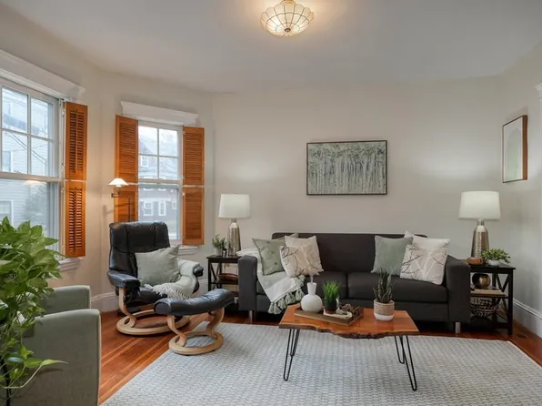 26 Chatham St #1, Cambridge, MA 02139