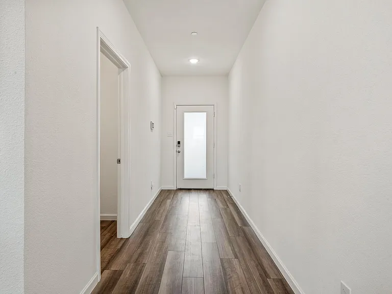233 Berthe Ct — Photo 11