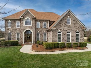 5501 Two Iron Dr, Matthews, NC 28104