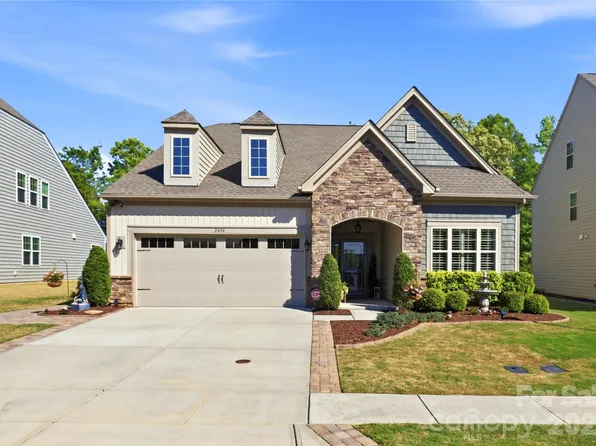 2404 Napa Valley Dr, Waxhaw, NC 28173