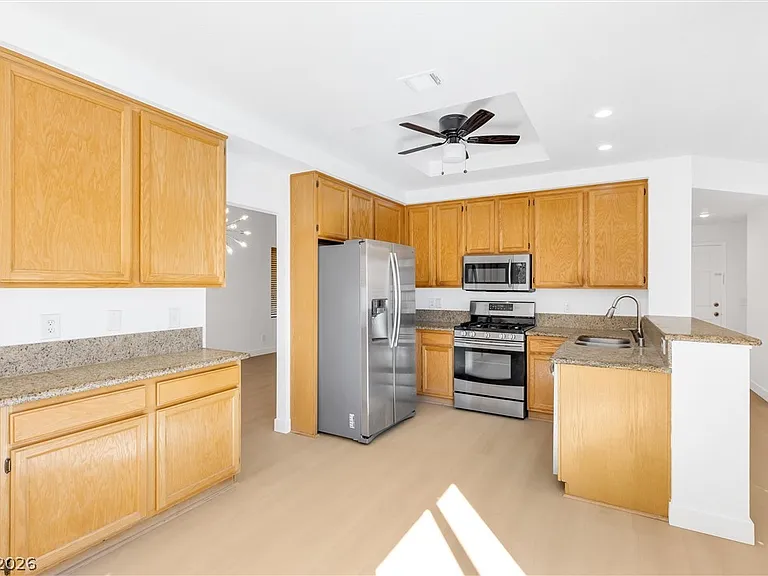 1444 Country Hollow Dr — Photo 11