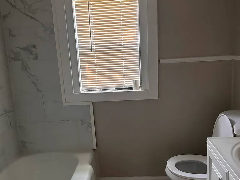 1019 Hill Ave — Photo 8