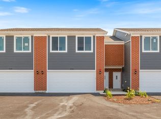 1236 Gillespie Ln, Yorkville, IL 60560