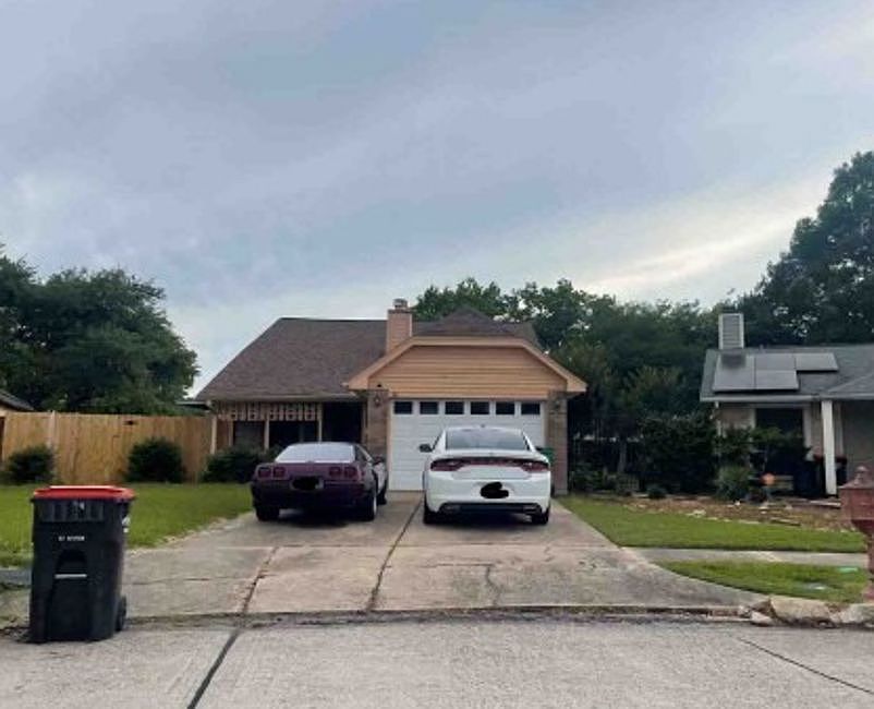 2nd image of 40 Crestbriar Ct
