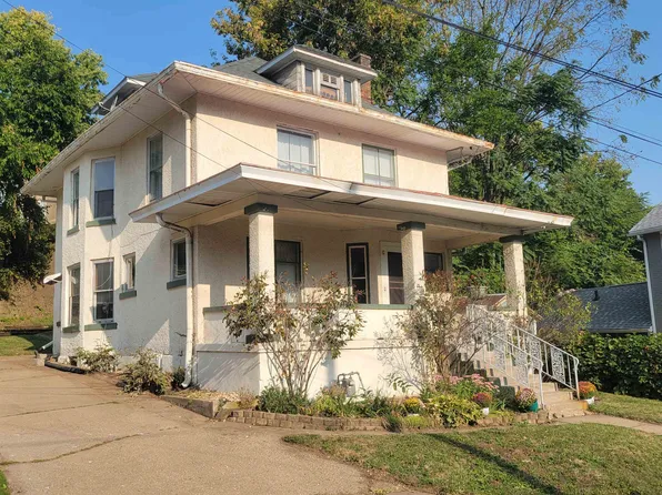 685 Hill St, Dubuque, IA 52001