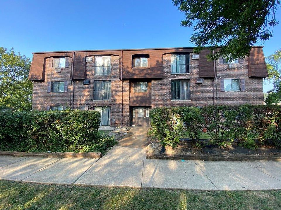 1st image of 206 W Division St #1