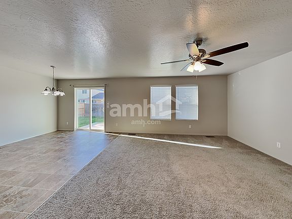 5th image of 11934 Edgemoor St