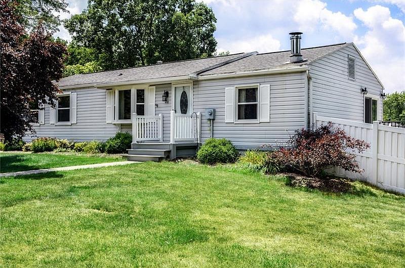 1st image of 410 Deerfield Dr