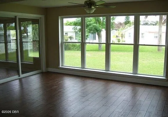 2 bed, 1.5 bath, 1452 sqft, $2,200 — Photo 3