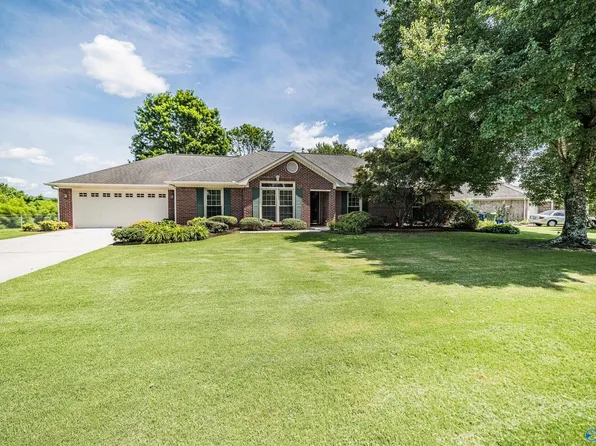 2378 Villaret Dr SW, Huntsville, AL 35803