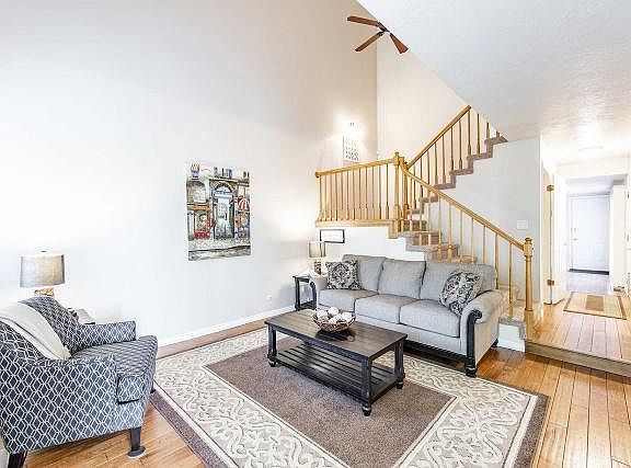 3rd image of 8726 S Oakwood Cir E