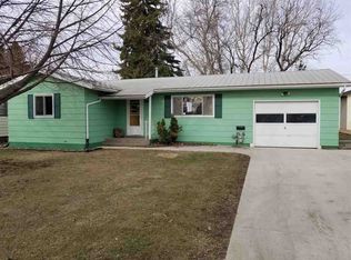 1712 2nd St SE, Minot, ND 58701