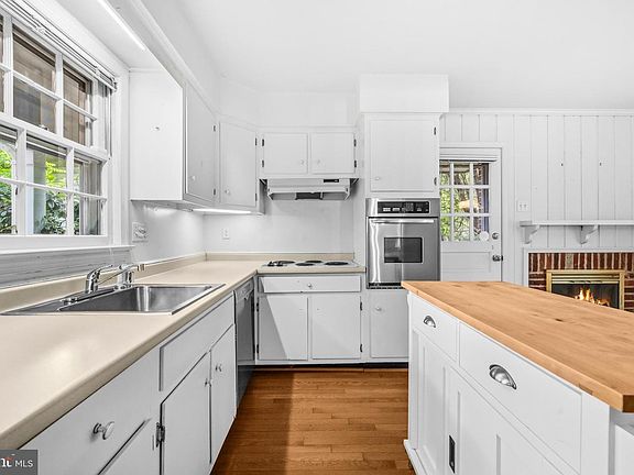 3rd image of 5605 Alta Vista Rd