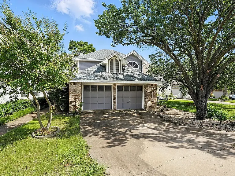 1426 Harmony Ln — Photo 2