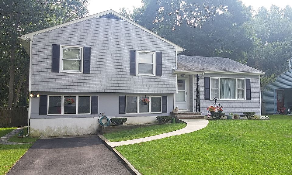 2nd image of 12 Cedar Brook Dr