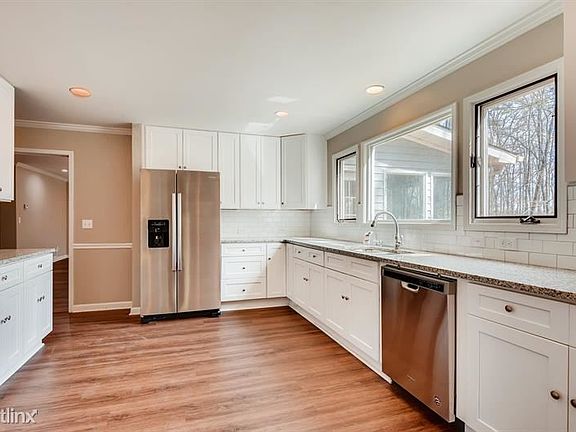 4th image of 105 Farm Ln
