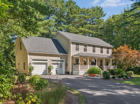 2 Beacon Street, Kennebunk, ME 04043