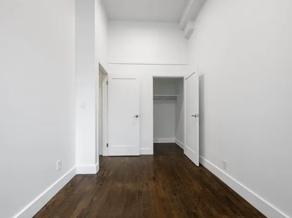 213 East 37th Street image 7 of 19