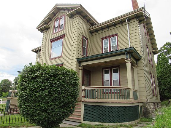 3rd image of 254 Saratoga St