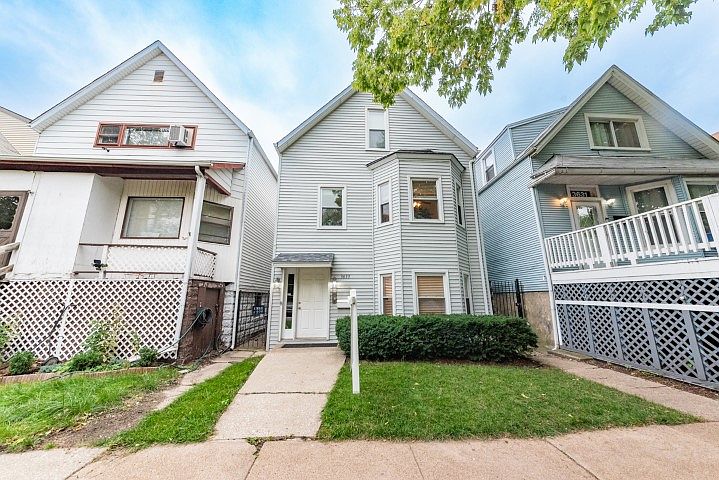 1st image of 3633 N Ravenswood Ave Unit 1