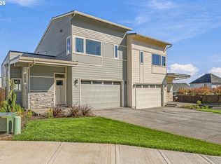 210 Black Hawk Ct, Columbia City, OR 97018