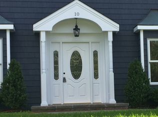 10 Nantucket Way, Mount Sinai, NY 11766