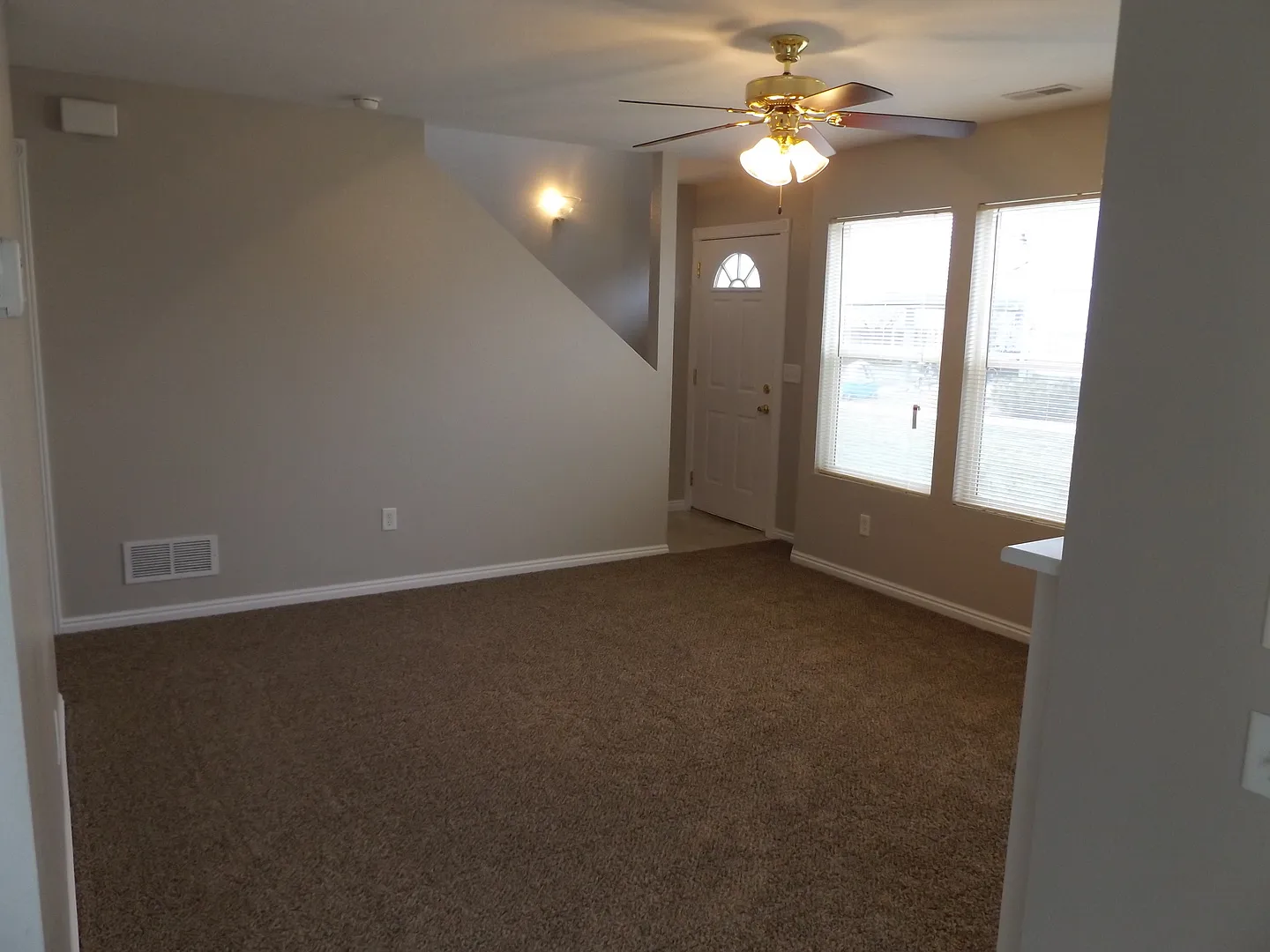 16801 Pinehurst Townhomes — Photo 2