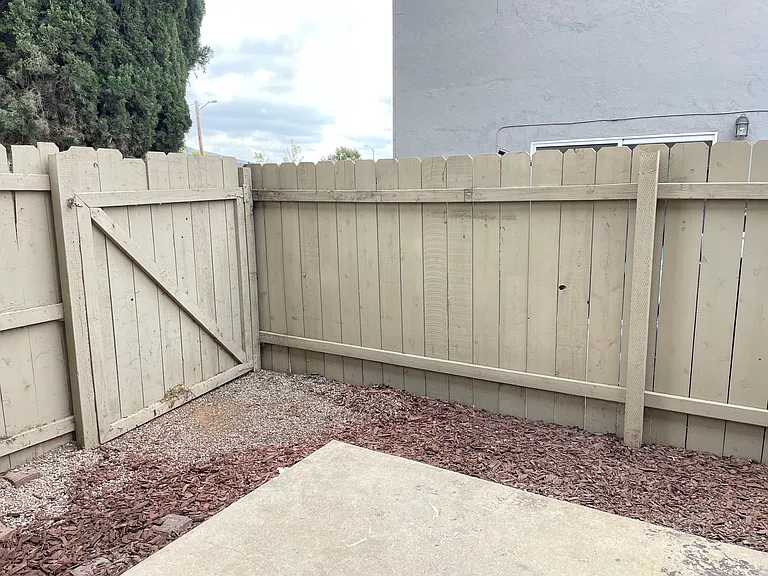 422 Grand Ave #A — Photo 11