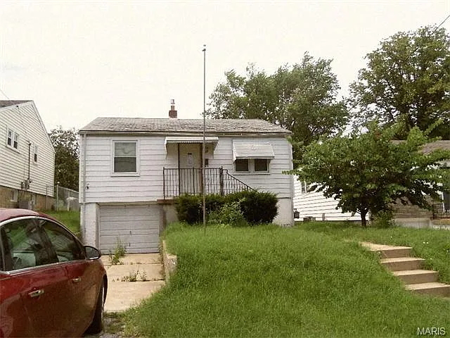 923 Pardella Ave photo 1